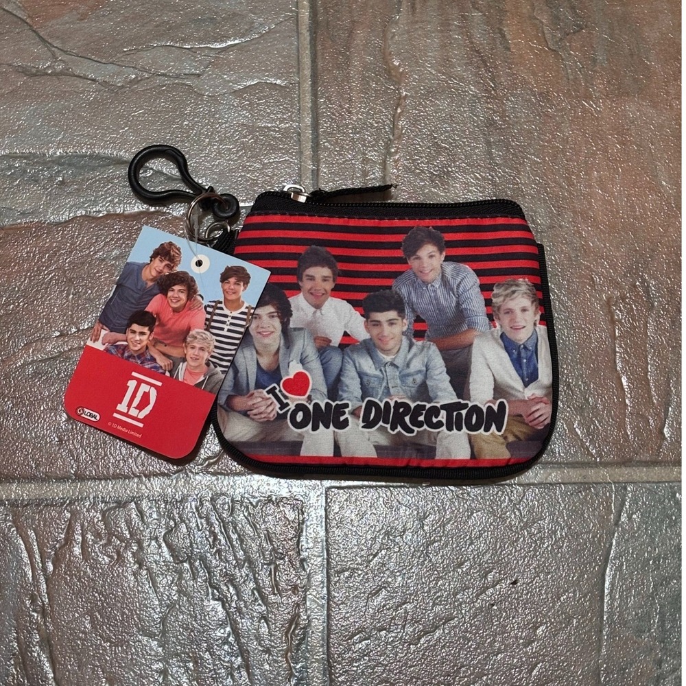 One Direction 1D Coin Purse ID Holder Keychain Red Black Stripe 2013 NWT
